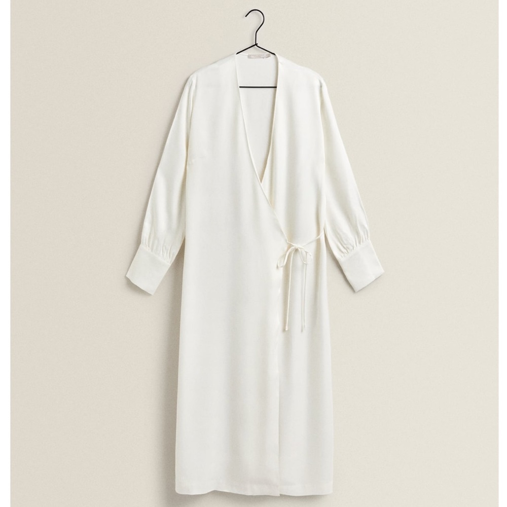 🤍 ZARA HOME White Satin Lace Trim Robe